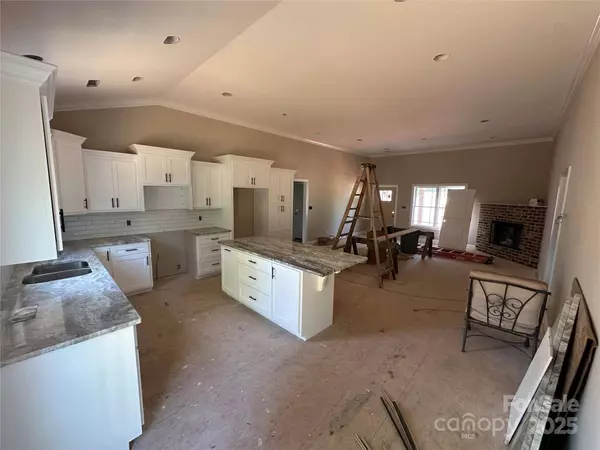 4940 Southview DR, Hickory, NC 28602