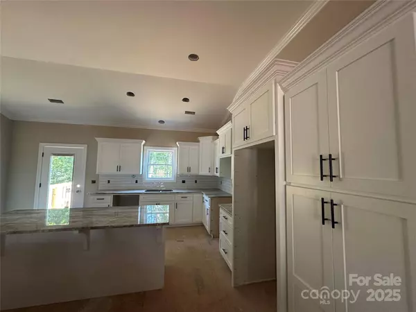 4940 Southview DR, Hickory, NC 28602