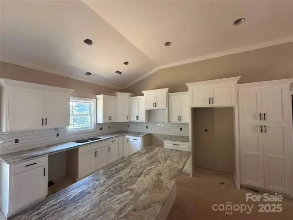 4940 Southview DR, Hickory, NC 28602