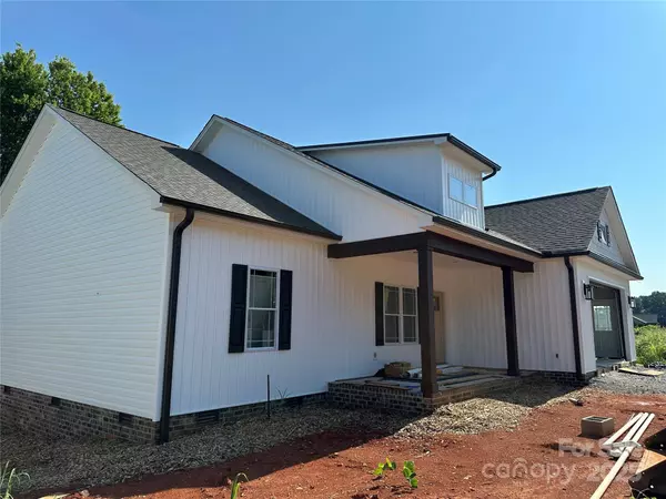 4940 Southview DR, Hickory, NC 28602