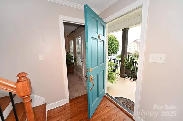 1144 13th Avenue CIR NE, Hickory, NC 28601