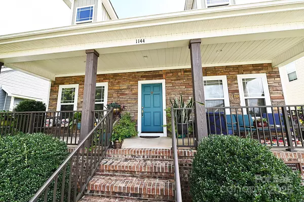 1144 13th Avenue CIR NE, Hickory, NC 28601