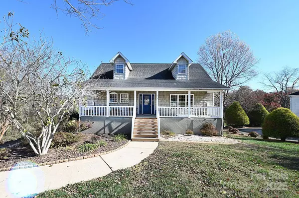 518 30th Avenue CIR NE, Hickory, NC 28601