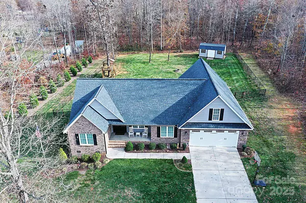 2124 Layton LN, Newton, NC 28658