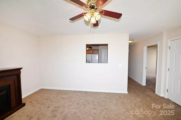 621 23rd ST NW, Hickory, NC 28601