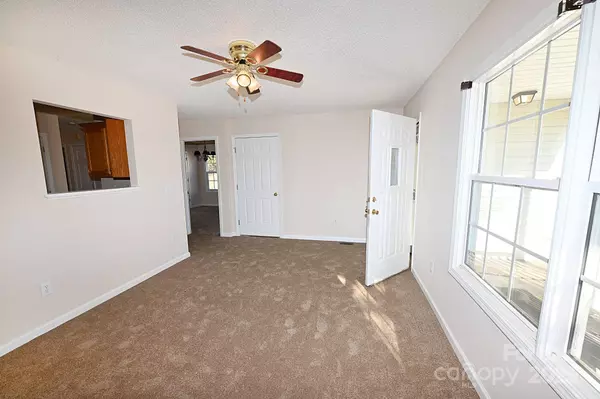 621 23rd ST NW, Hickory, NC 28601