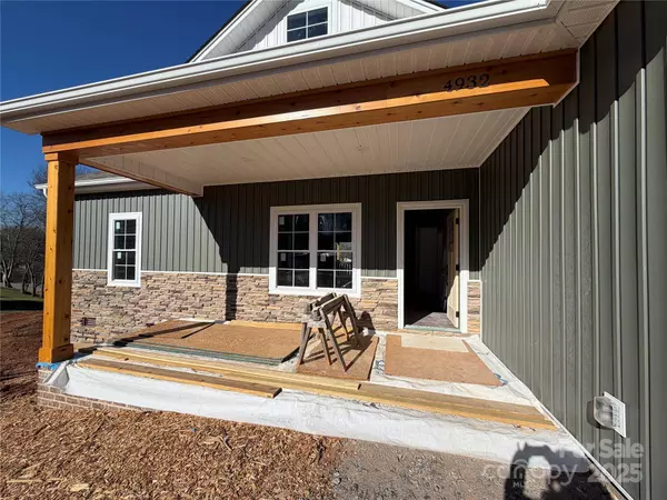 4932 Southview DR, Hickory, NC 28602