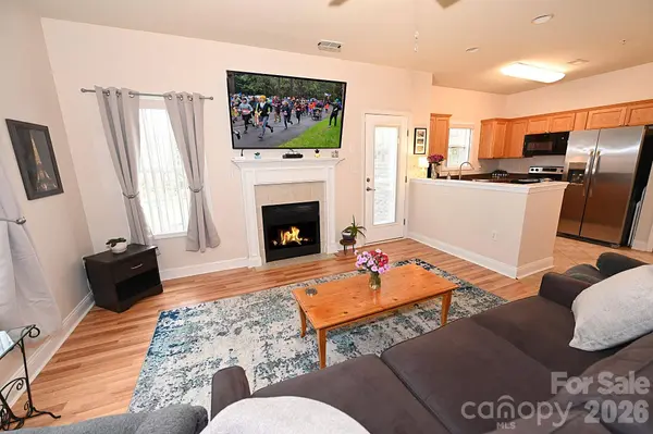 1360 21st AVE NE, Hickory, NC 28601