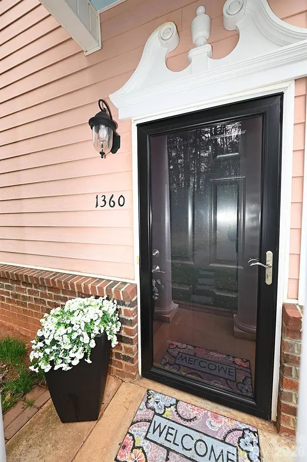 1360 21st AVE NE, Hickory, NC 28601