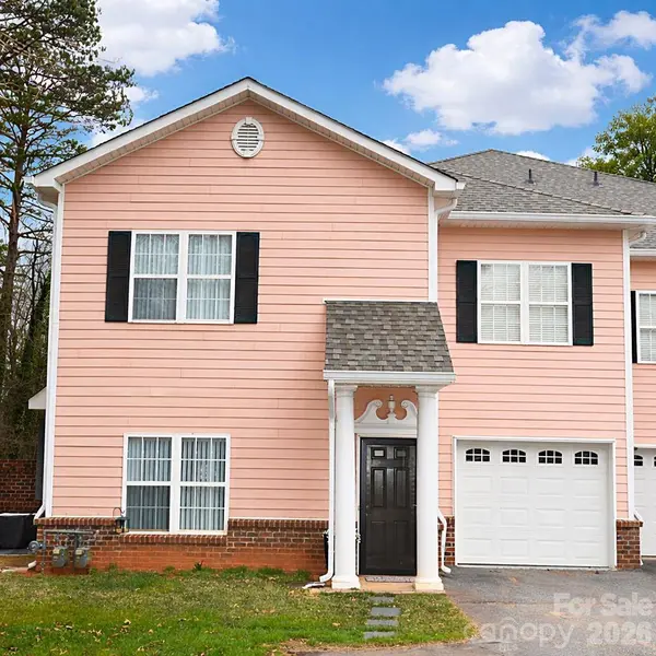 1360 21st AVE NE, Hickory, NC 28601