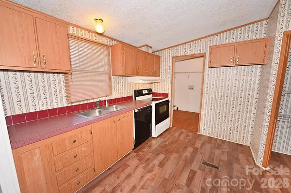 2835 Grace Hill DR, Granite Falls, NC 28630