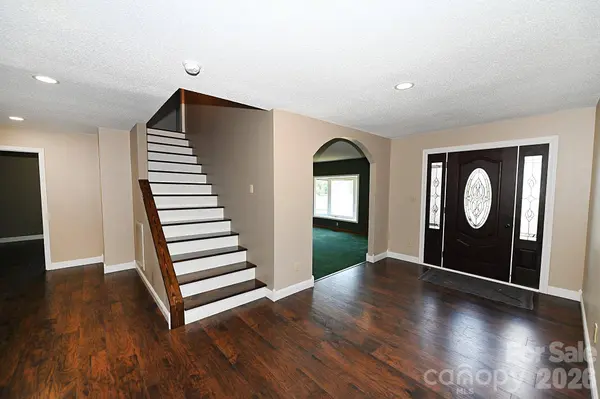 223 Bolick LN, Taylorsville, NC 28681