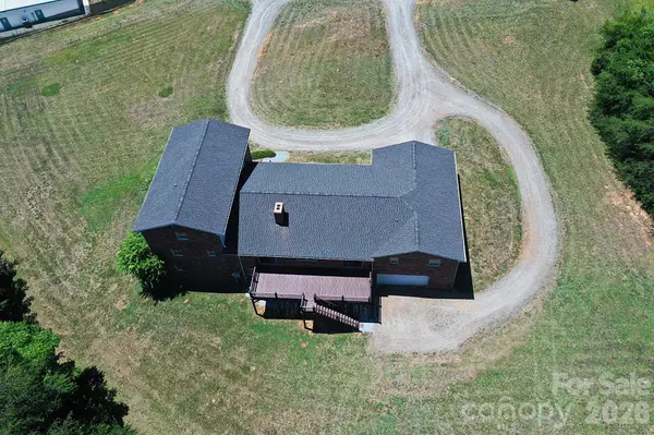 223 Bolick LN, Taylorsville, NC 28681