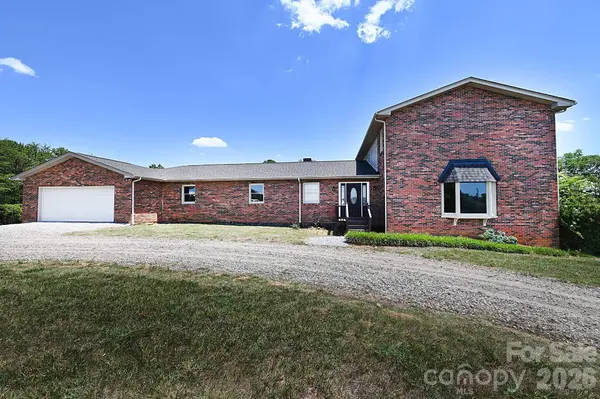 223 Bolick LN, Taylorsville, NC 28681