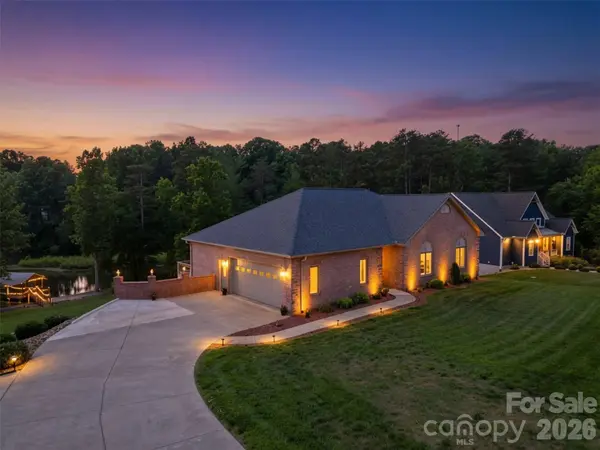 495 Windsor DR, Taylorsville, NC 28681