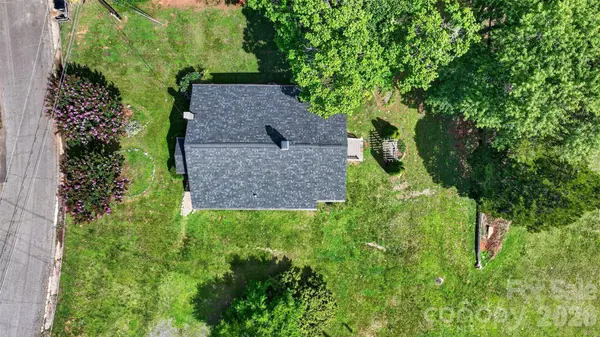 106 Lake DR, Hickory, NC 28601