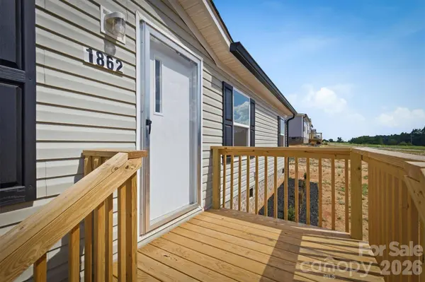 1862 Mesa DR, Vale, NC 28168