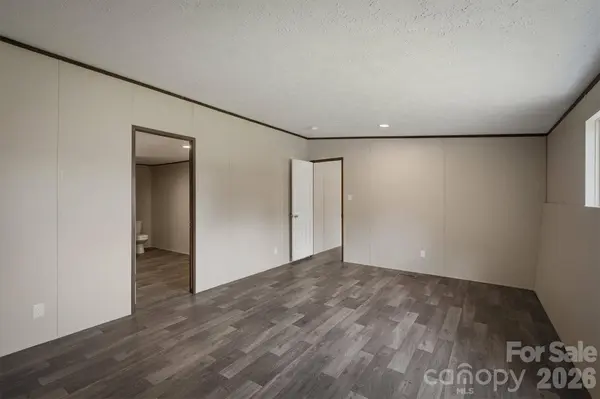 1874 Mesa DR, Vale, NC 28168