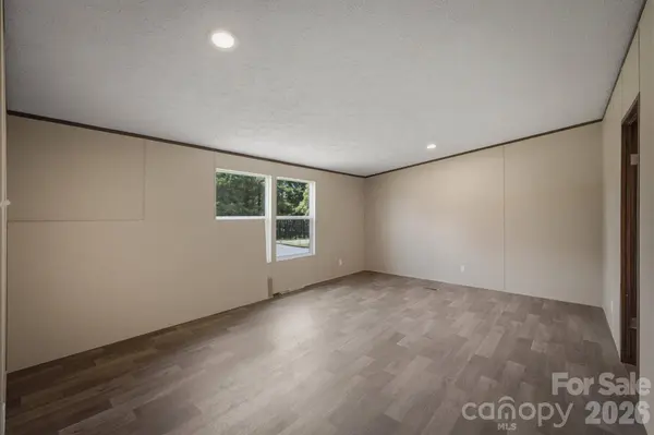 1874 Mesa DR, Vale, NC 28168
