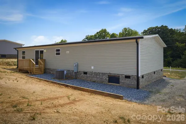 1862 Mesa DR, Vale, NC 28168