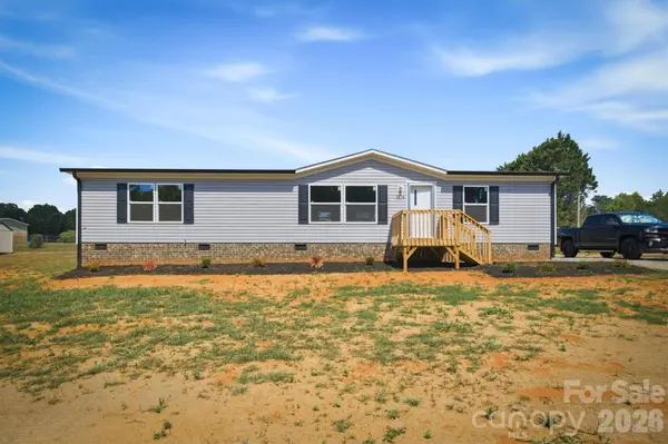 1874 Mesa DR, Vale, NC 28168