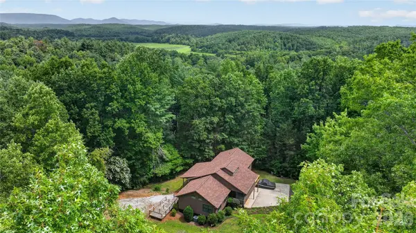 1044 Belvidere LN, Morganton, NC 28655