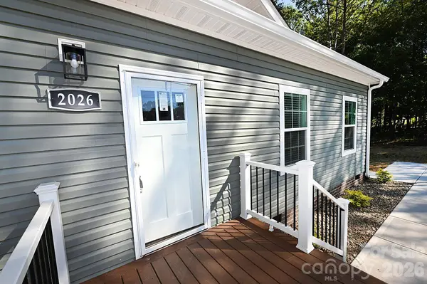 2063 Vance ST, Newton, NC 28658