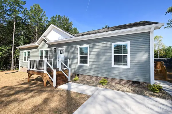 2063 Vance ST, Newton, NC 28658