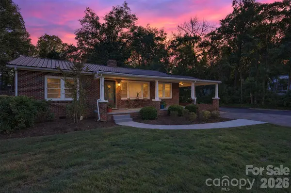 400 7th Avenue PL NW, Hickory, NC 28601