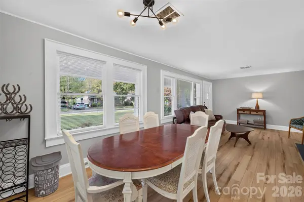 400 7th Avenue PL NW, Hickory, NC 28601