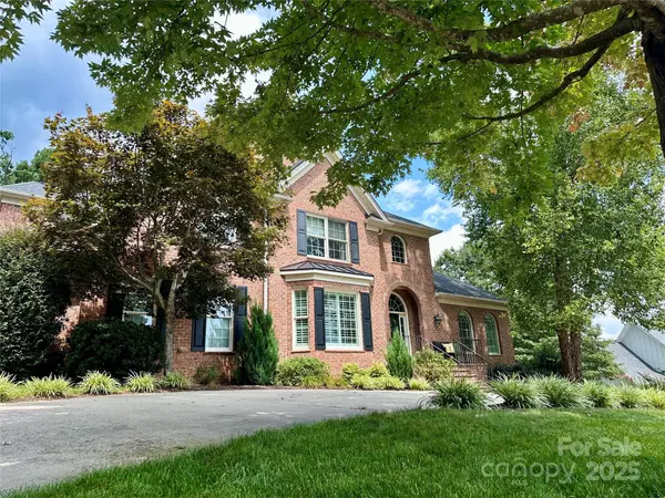 51 Players Ridge RD, Hickory, NC 28601