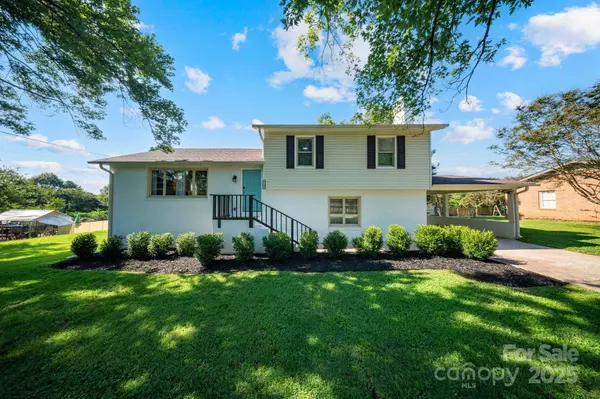 5703 Valley Field RD SE, Hickory, NC 28602