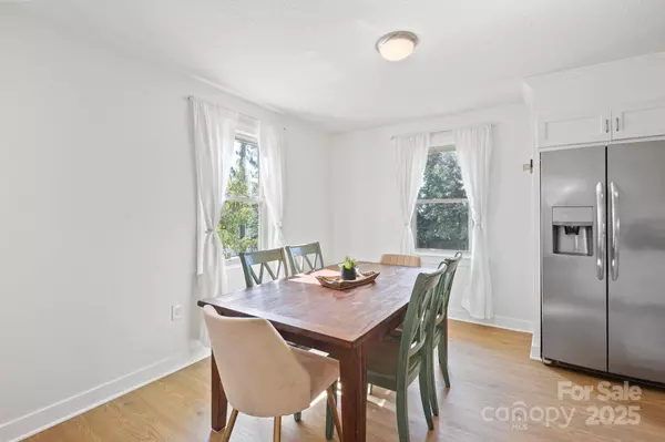 5703 Valley Field RD SE, Hickory, NC 28602