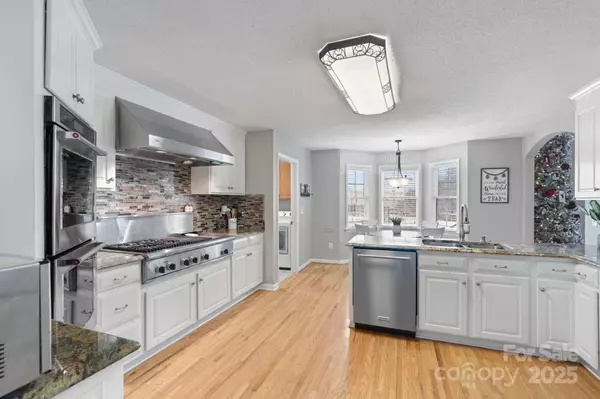 241 Taylor CIR, Granite Falls, NC 28630