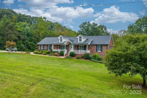 6487 River Bend RD, Claremont, NC 28610