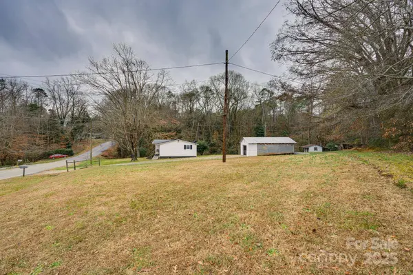 1510 1st Street PL SE, Hickory, NC 28602