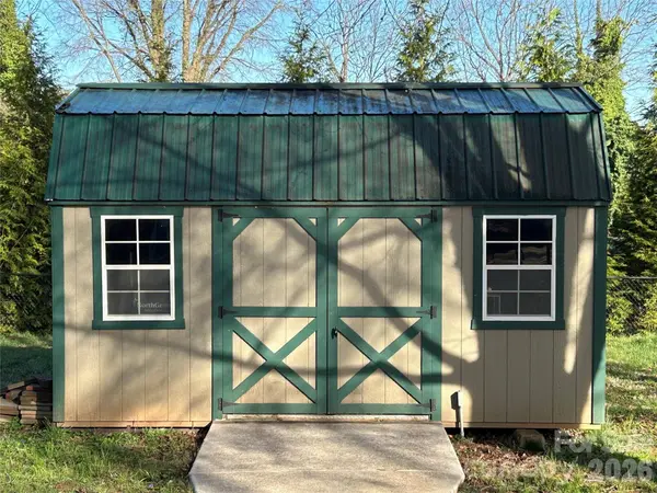 3084 W Main ST, Claremont, NC 28610