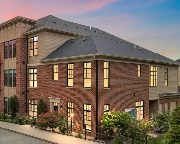 207 Academy ST #106, Valparaiso, IN 46383