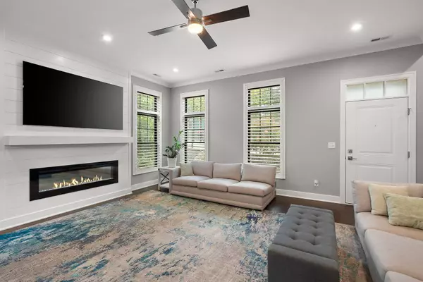 207 Academy ST #106, Valparaiso, IN 46383