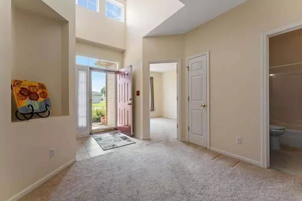 1390 Mackinaw PL, Schererville, IN 46375