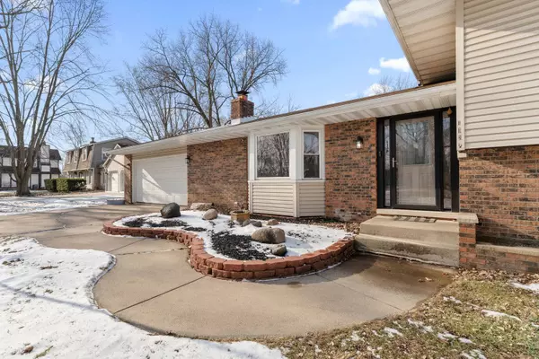 1138 N Broad ST, Griffith, IN 46319