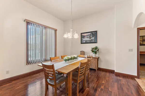 2651 Woodbine DR, Valparaiso, IN 46383