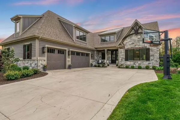 3703 Brigata DR, Valparaiso, IN 46385