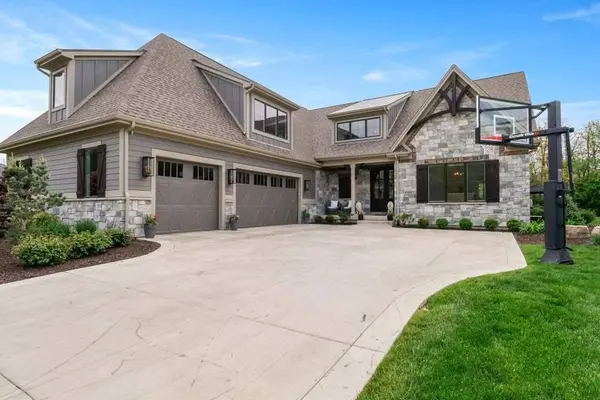 3703 Brigata DR, Valparaiso, IN 46385