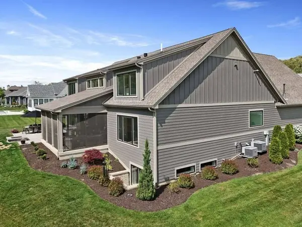3703 Brigata DR, Valparaiso, IN 46385