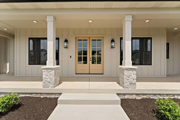 493 Stonebridge Pkwy, Valparaiso, IN 46383