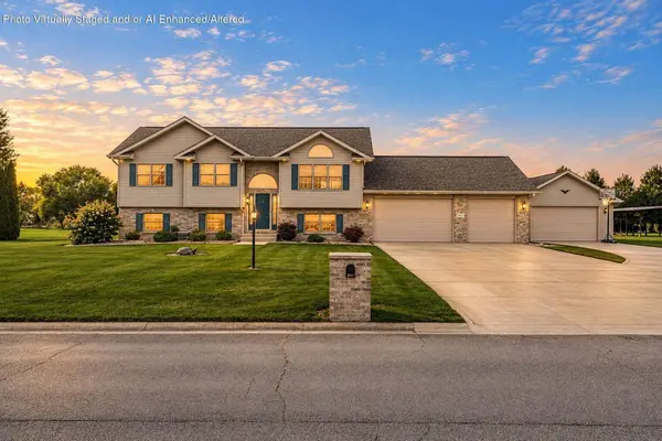 922 Plantation RD, Valparaiso, IN 46385