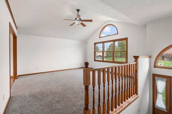922 Plantation RD, Valparaiso, IN 46385