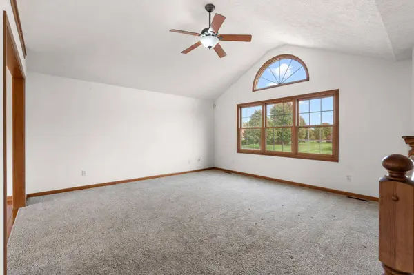 922 Plantation RD, Valparaiso, IN 46385