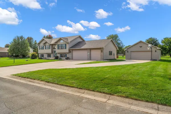 922 Plantation RD, Valparaiso, IN 46385